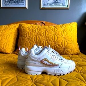 Fila Disruptors chunky dad shoe - Girls size 2